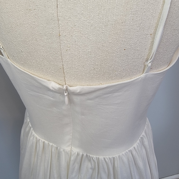 French Connection white dress. Lace detail. Adjustable straps & pockets! Sz 4. - Picture 4 of 6